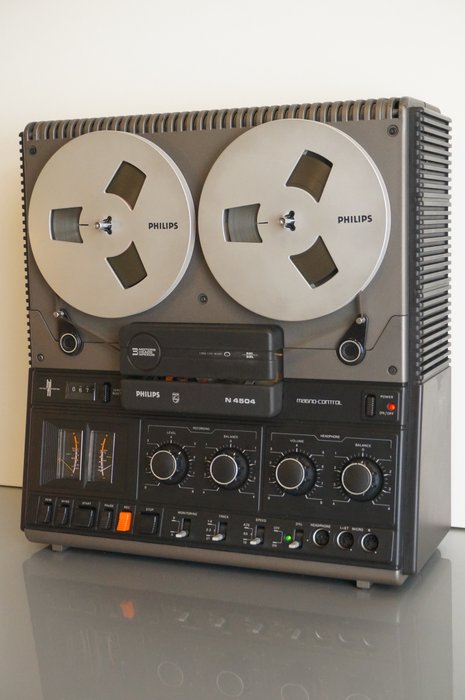 Philips - N-4504 - 3 马达 / 3 速度 / 4 轨道 18厘米开盘磁带机