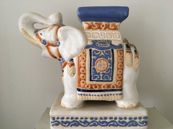 Tavolino di servizio - Bellissimo tavolino con elefante - Porcellana