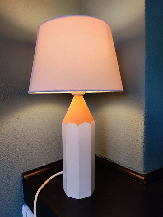 Herda - Tafellamp - Potloodlamp - Vintage houten tafellamp - potloodvorm
