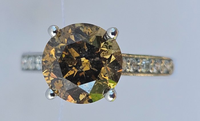 2.73 ct  diamond - Verlovingsring - Natural fancy deep yellowish brown - 14 karaat Witgoud -  2.90 tw. Diamant  (Natuurlijk) - Diamant 