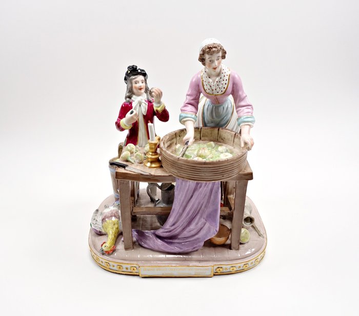 Porcelaine de Paris - D'après Gerard Dow (Gerrit Dou) - Figurka - "Jeune fille hachant des ognons" - Porcelana francuska