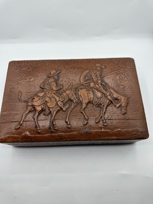 Embossed on Spanish Leather coated Cigar box - Kasten - Holz, Leder