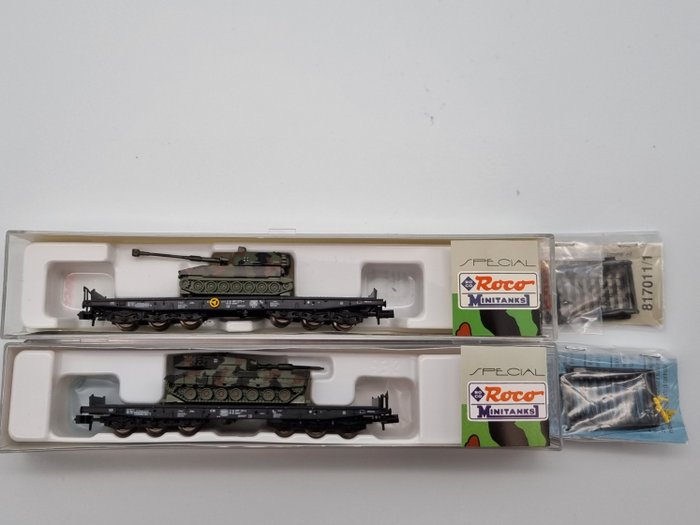 Roco N - 925 und 932 - Modellbahn (2) - Roco Minitanks Schwerlastwagen beladen mit Leopard II Panzer und mit 1 Panzerhaubitze in Tarnfarbe! - DB