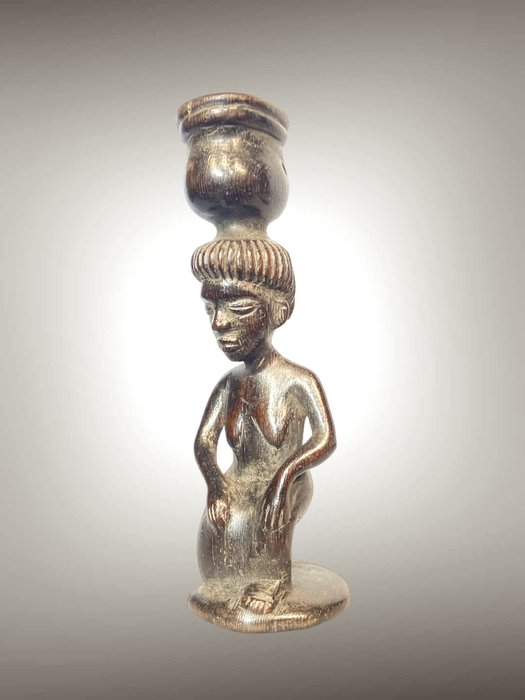 Liten hängande skulptur (20 CM) - hängande statyett - hänger - Demokratiska republiken Kongo  (Utan reservationspris)