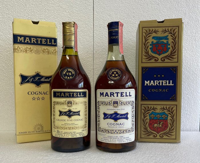 Martell - VS & Three Star Cognac  - b. 1970er Jahre - 70 cl, 75 cl - 2 flaschen