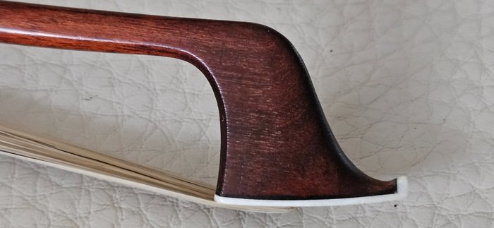Stamped CERPI - 大提琴弓