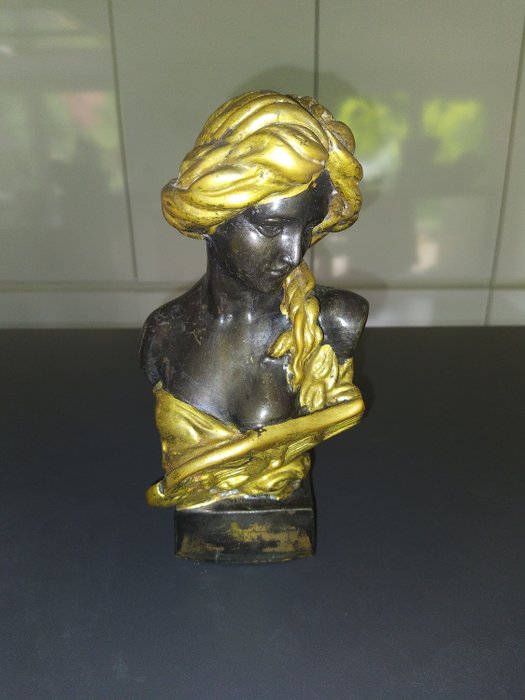 Skulptur, Buste de femme en bronze avec luth - 25 cm - Bronze