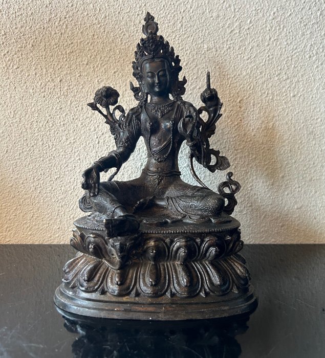 Wunderschöne Tara-Statue - Bronze - Tibet - Ende des 20. Jahrhunderts