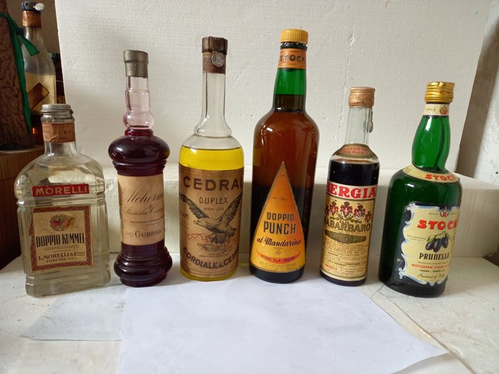 Morelli Doppio Kummel + Gubbio Alchermes + Tassoni Cedral + Stock Punch + Bergia Rabarbaro + Stock  - b. 1940er Jahre, 1950er Jahre, 1960er Jahre - 0,5 l, 0,75 Liter, 1,0 l - 6 flaschen