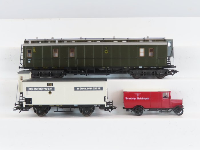 Märklin H0 - 4329 - Conjunto de vagones de tren de mercancías a escala (1) - Set de 3 piezas "Reichspost" que incluye un vagón de mercancías cerrado de 2 ejes con garita de - DRG