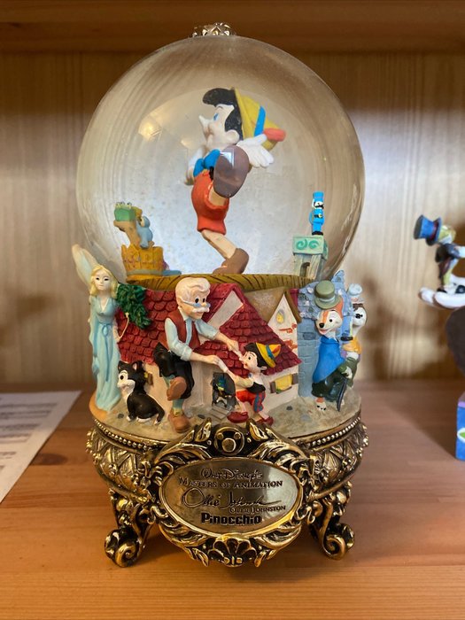Disney - Palla di vetro con neve Walt Disney's Masters of Animation - Ollie Johnstone - Pinocchio
