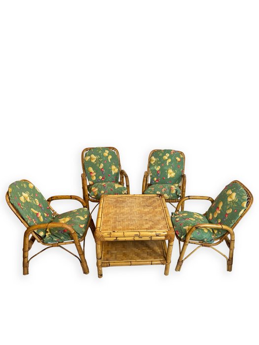 咖啡桌 - 一套四把竹制扶手椅和咖啡桌，1960 年