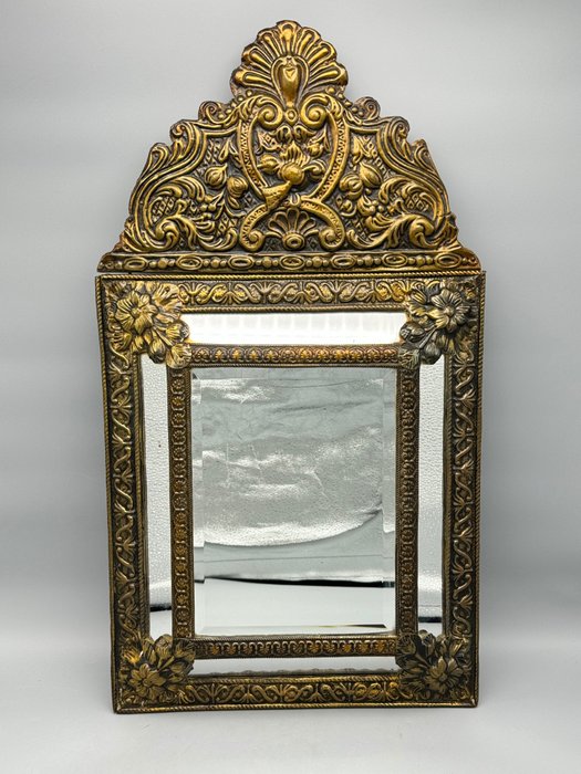 Friesche latoen koperen spiegel met fraaie lijst, goudlook - Wandspiegel  - Holz, Kupfer