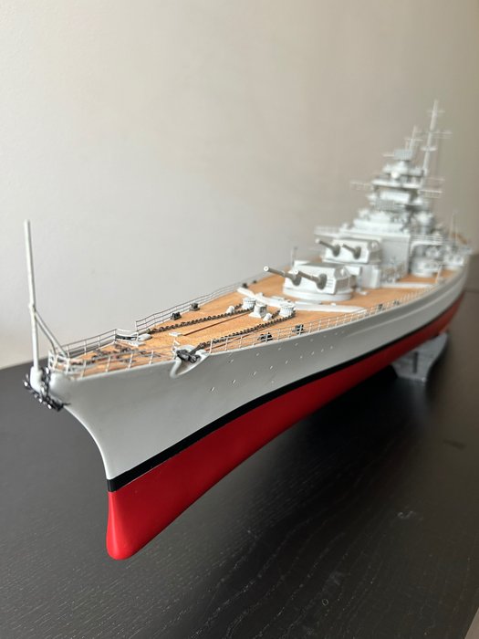 Brand Unknown 1:200 - Modellskip -German Battleship Bismarck - Museumstilstand, eksepsjonell størrelse - 130 cm & R/C klar