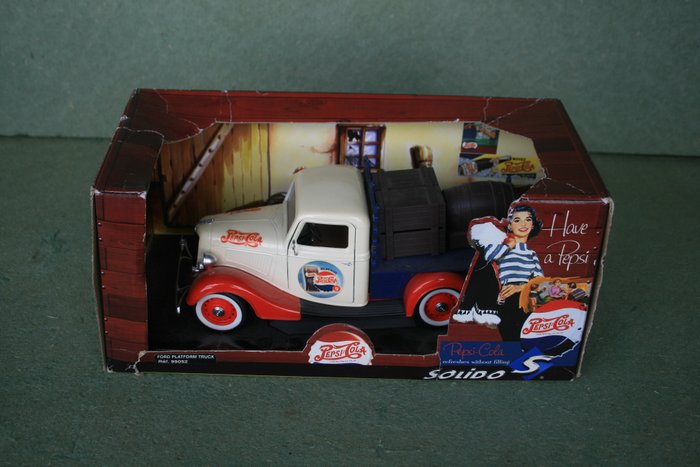 Ford pick-up truck in originele doos 1:43 - 模型貨車 - Ford Pick-up truck