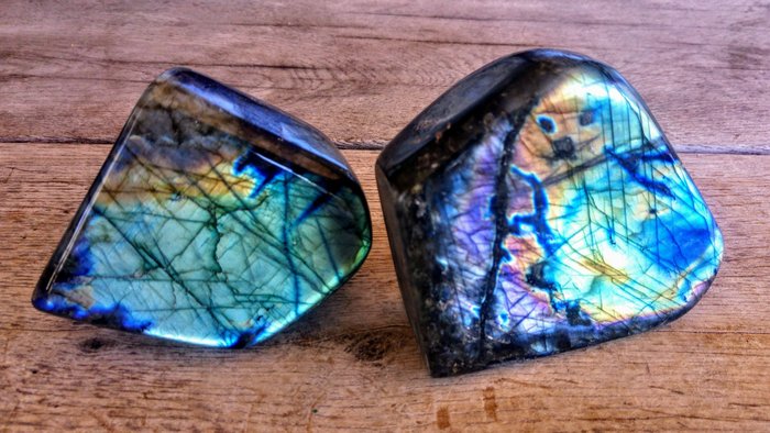 Labradorite 自由形式 明亮的稀有紫羅蘭色 + 藍色景觀色 - 高度: 11 cm - 闊度: 10 cm- 1514 g - (2)