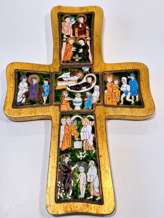  Crucifixo - Madeira, folha de ouro, bronze policromado esmaltado. Modesto Morató Ojer. - 1960-1970 
