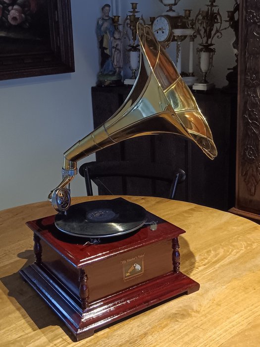 His Masters Voice - gramofone Gramofone