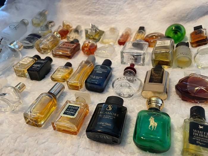 Parfümös üvegcsék (40) - Üveg