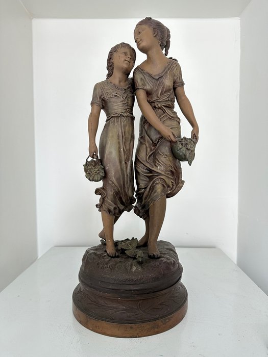 Charles Anfrie (1835-1903) - Skulptur, Twee meisjes - 47 cm - Rohzink - 1900