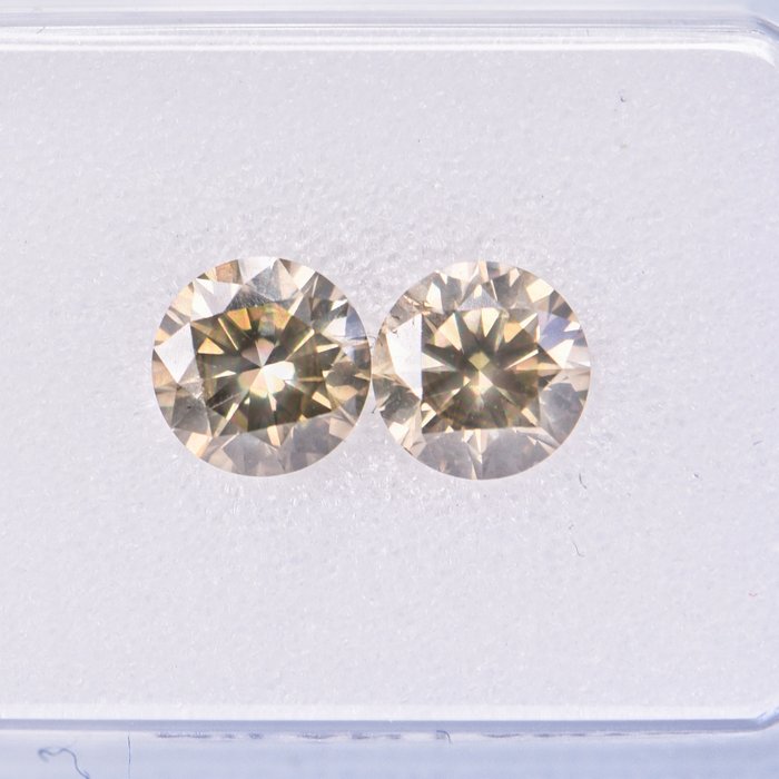 2 pcs Diamant - 1.00 ct - Rotund - N.Fancy Light Yellowish Gray - SI1  Excellent VG  **No Reserve Price**