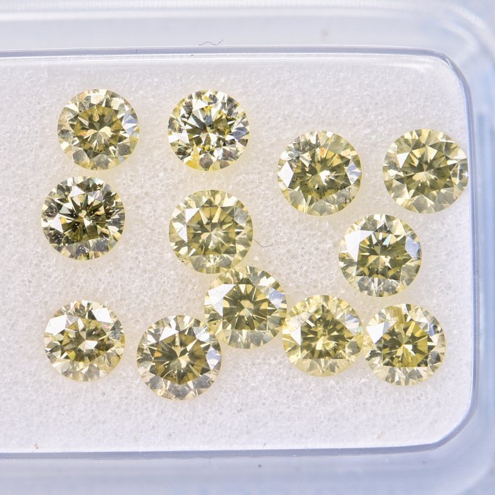 Sin Precio de Reserva - 12 pcs Diamante  (Color natural)  - 1.68 ct - Redondo - Light Amarillo - SI1, SI3 - Antwerp International Gemological Laboratories (AIG Israel)