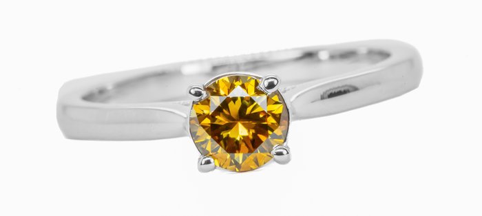 Utan reservationspris - Ring - 18 kt Vittguld -  0.60 tw. Orange Diamant  (Naturligt färgad) 