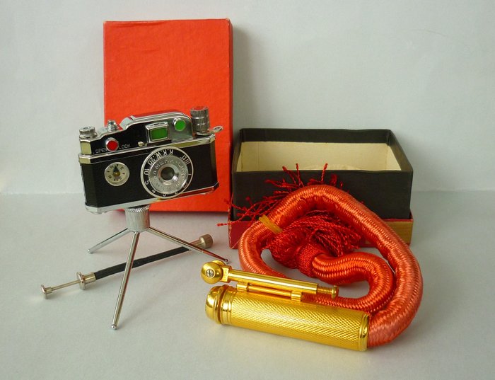 Vintage KKW Camera & Flamidor Ouragan Lighters Mint & Boxed Never Used. - Feuerzeug - Metall -  (2)