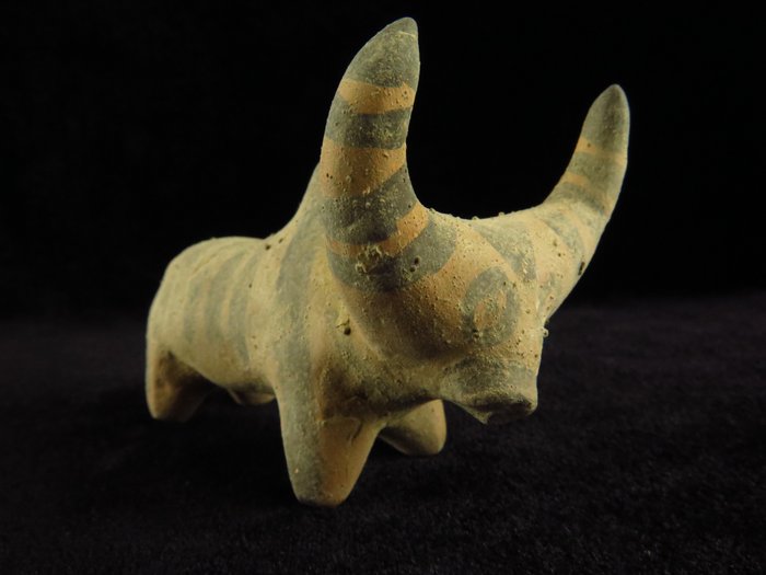 Vallée de l'Indus Terre cuite statue de taureau décorée - 7.5 cm  (Sans Prix de Réserve)