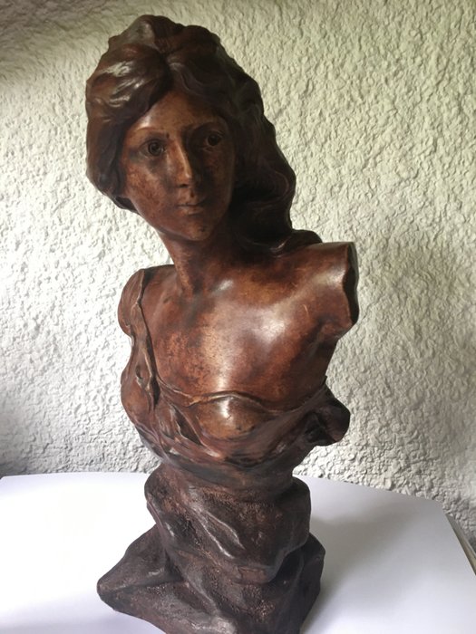 Lucas Madrassi - Escultura, Buste de femme - 36 cm - Terracota - 1900