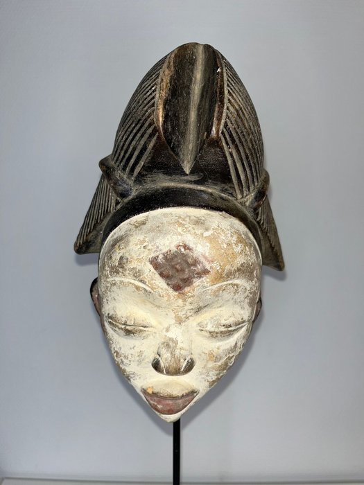 来自加蓬的 Punu 面具  (没有保留价)