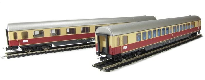 Rivarossi H0 - Conjunto de vagones de tren de pasajeros a escala (1) - Juego de carritos de dos piezas 'Helvetia' TEE - DB