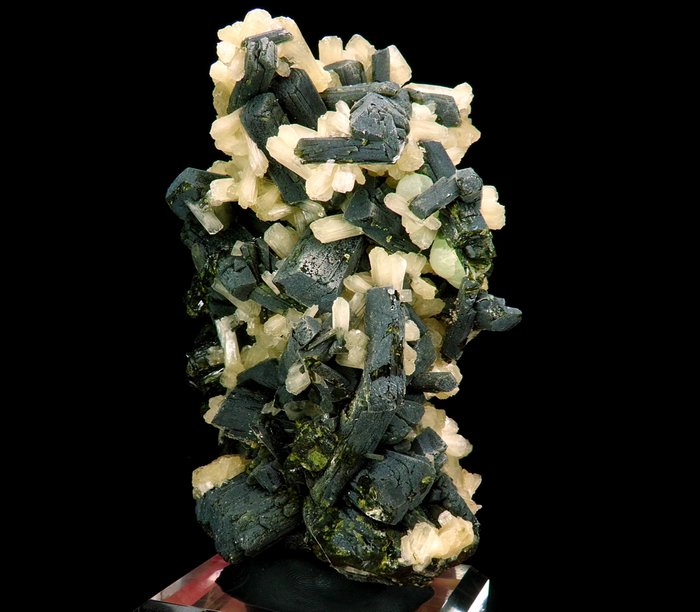 绿帘石上铺有辉沸石和葡萄石 - Diakon，凯斯，马里 - 高度: 13.3 cm - 宽度: 8.7 cm- 546 g
