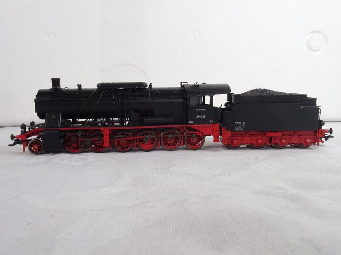 Märklin H0 - 37058 - Locomotive à vapeur avec tender (1) - Série 59, ancienne série K du Wurtemberg avec générateur de fumée Ep. III. - DB