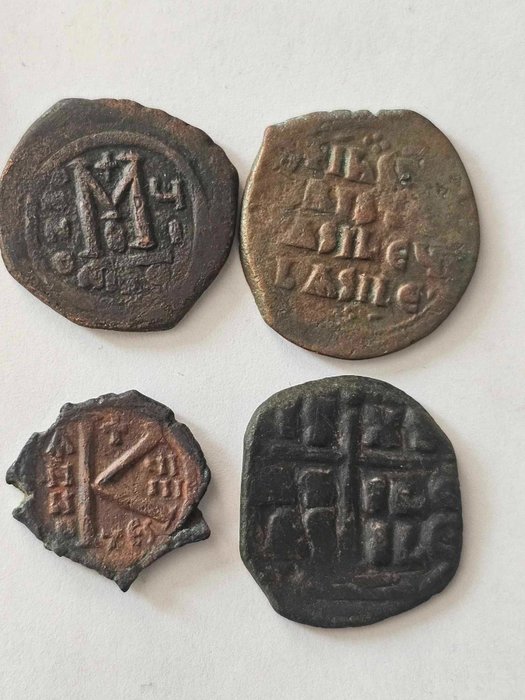Imperium bizantyjskie. Lot of 4 coins (Folles, Half Follis), VIth-11th century  (Bez ceny minimalnej
)