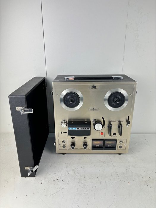 Akai - 1722-L - 擴音 4 軌便攜式 盤式磁帶機（18 厘米）