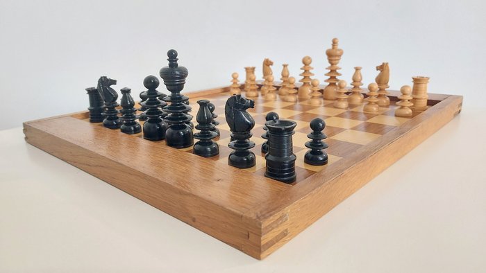 西洋棋套裝 - Saint Georges – 9 cm king - 黃楊木