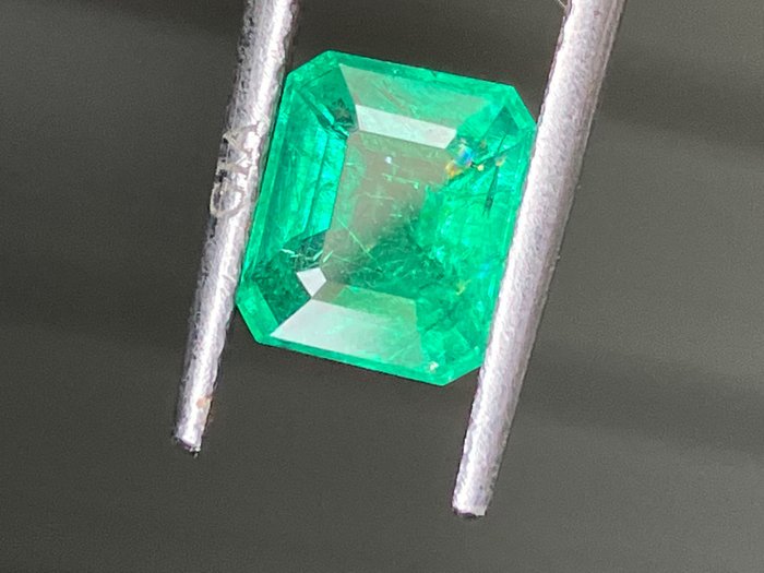 1 pcs Verde Smarald - 1.29 ct