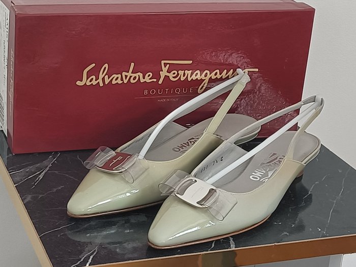 Salvatore Ferragamo - Mules - Taille : Shoes / EU 38