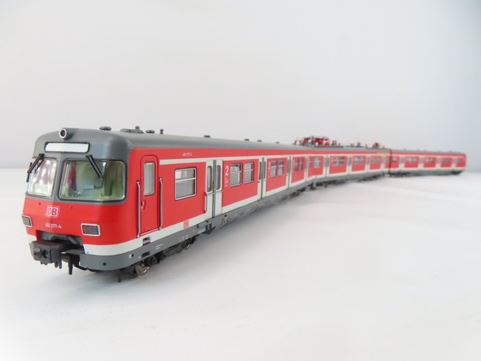 Trix H0轨 - 22621 - 火车单元 (1) - 3 件套 BR 420 - DB