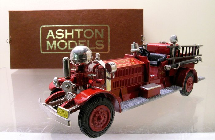 Ashton Models of U.S.A. 1:43 - Model sedan - Nummer AH07 Ahrens Fox Fire Brigade N-S-4 Pumper Type Model J  *Pittsburgh* 1923 - Fire engine / Fire engine