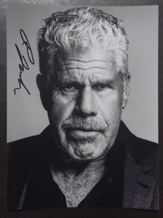 Ron Perlman - Hellboy / Sons of Anarchy / Halo - Signed in person w/ photo proof (2023 New York Comic Con)