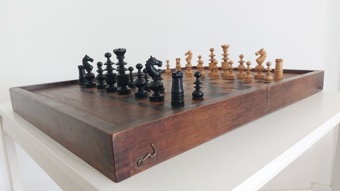 Set di scacchi - Grand Régence – Roi de 10 cm - (1920) - Bosso del Giura