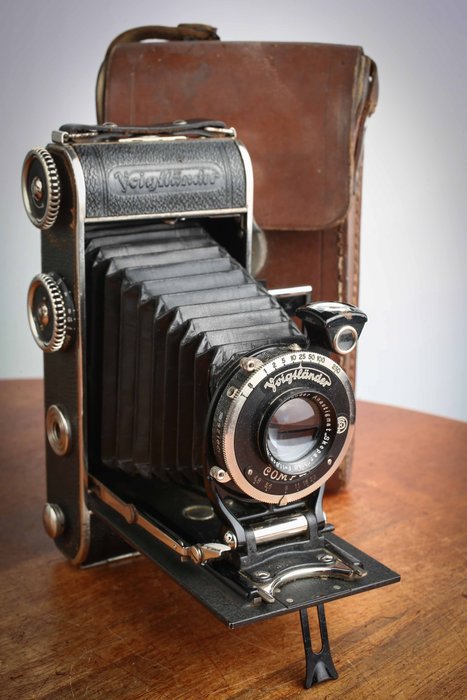 Voigtländer Inos II  lens Skopar  4,8 11,8 cm avec un étui Analoge opvouwbare camera