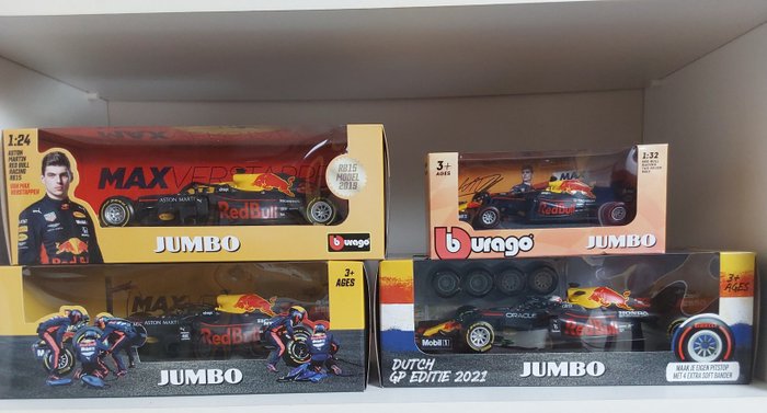 Bburago 1:24 - Rennwagenmodell - Red Bull raceauto (4 modelli)