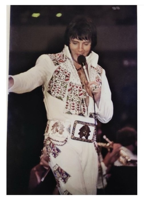Keith Alverson - Elvis Presley on stage in 1975