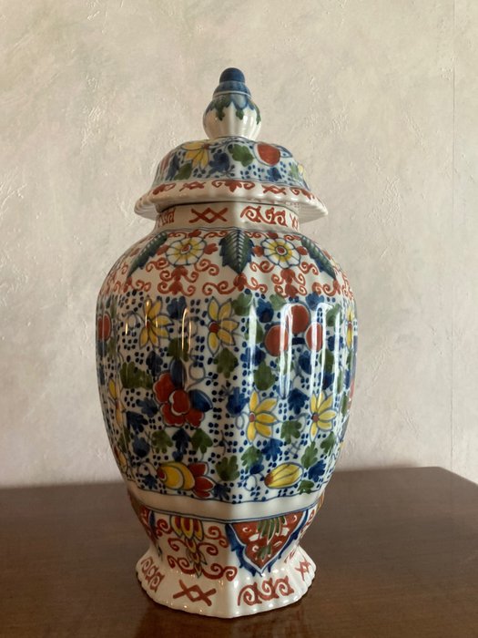 Makkum Tichelaar - Vase mit Deckel  - Töpferware