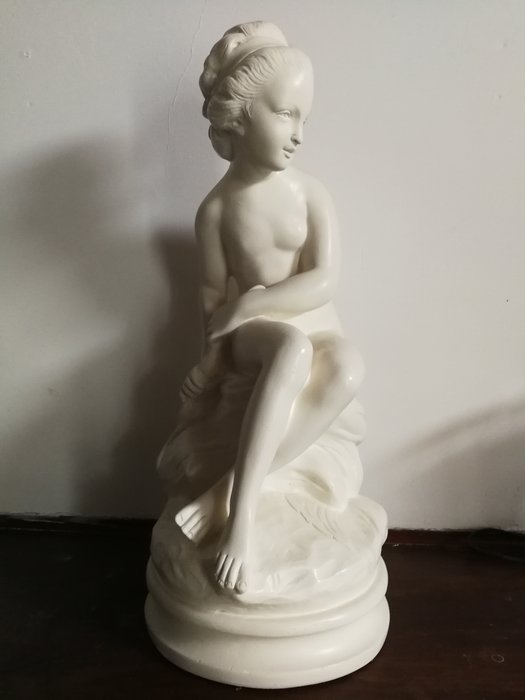 D'après Falconet - 小雕像 - 带有爱之弧的普赛克 - 60 cm - 3 kg (1) - 石膏