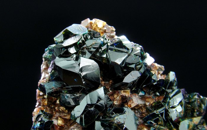 Lazulit (polychronisch) auf Edelstein Siderit - Rapid Creek, Dawson, Yukon, Kanada - Höhe: 5.8 cm - Breite: 4.3 cm- 43 g