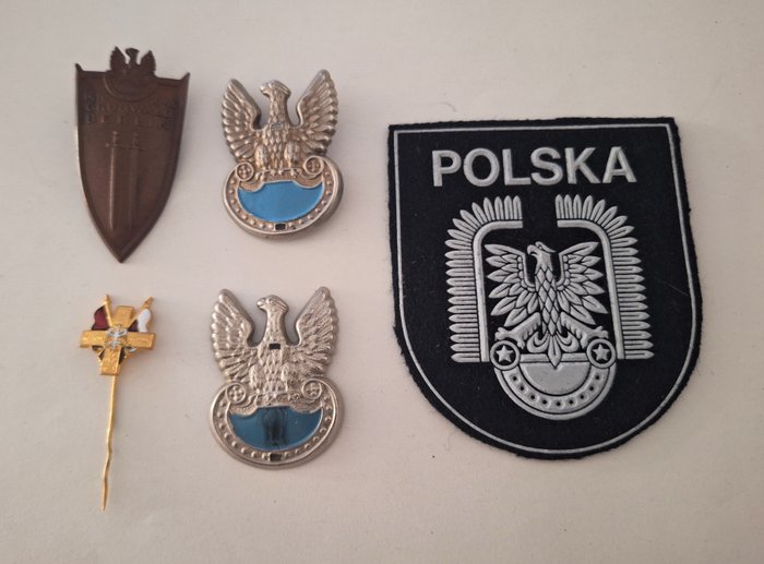 Puola - Armeijan/Jalkaväki - Mitali - Original Grunwald Badge 1945 Berlin Polish Shield Poland, three cockade badges and
